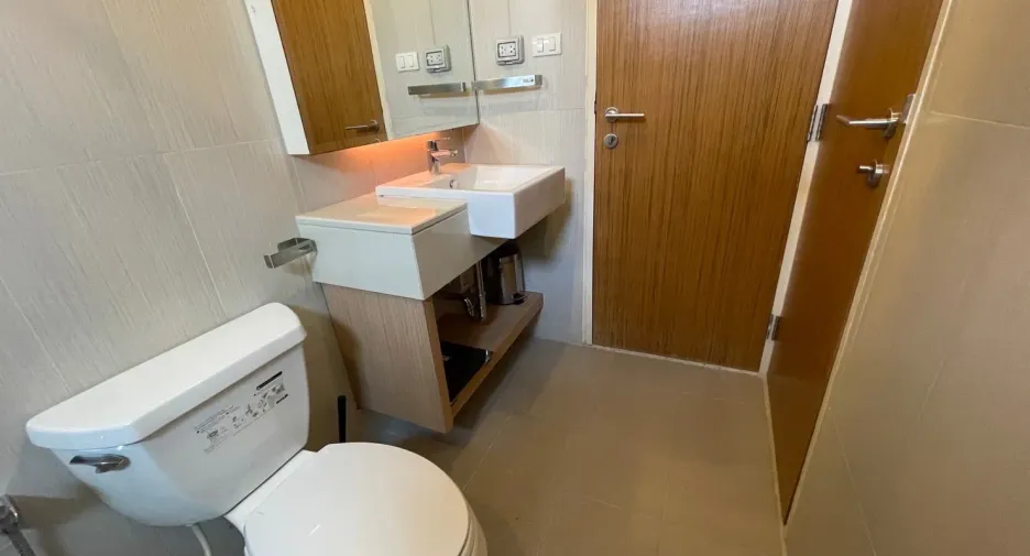 For sale and for rent 1 bed condo in Khlong Toei, Bangkok