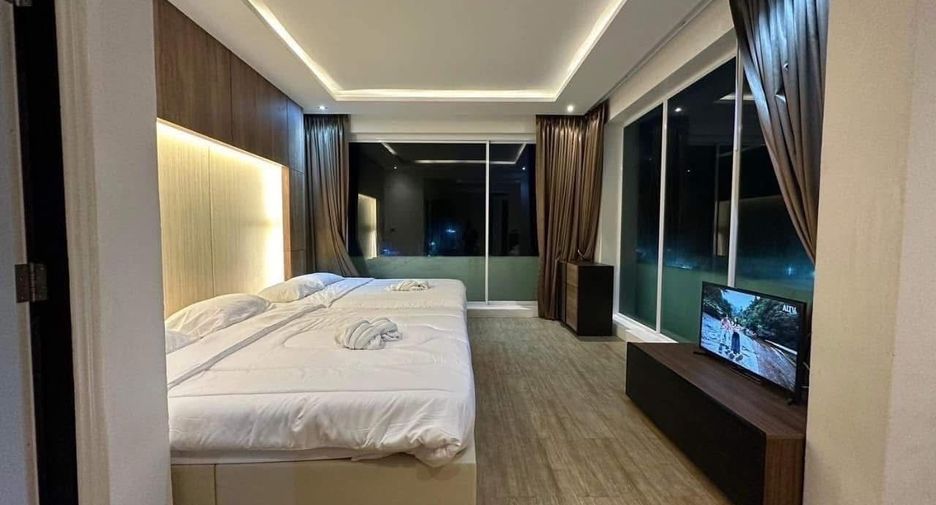 Villa en alquiler de 5 habitaciones en Bang Lamung, Chonburi