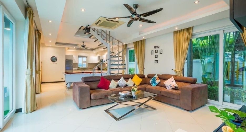 Villa en alquiler de 5 habitaciones en Bang Lamung, Chonburi