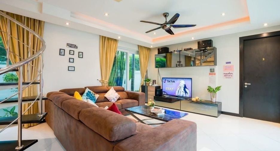Villa en alquiler de 5 habitaciones en Bang Lamung, Chonburi