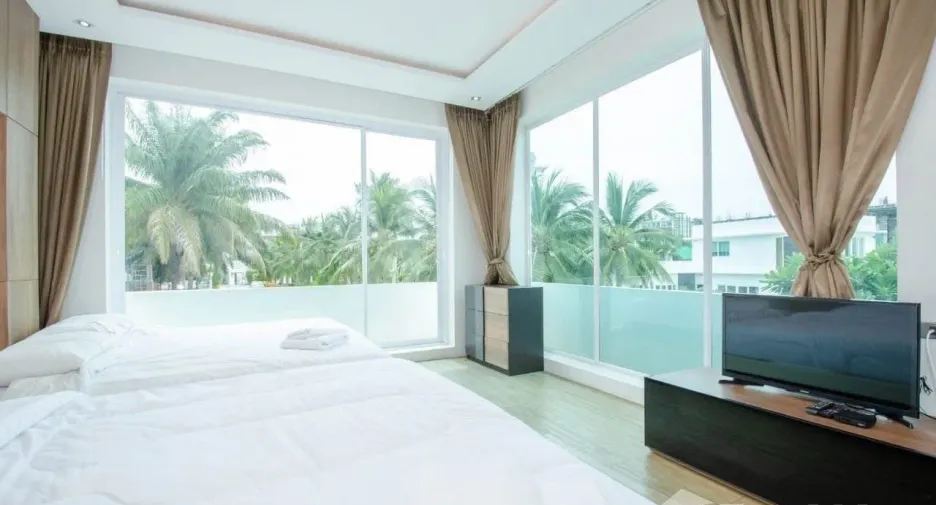 Villa en alquiler de 5 habitaciones en Bang Lamung, Chonburi
