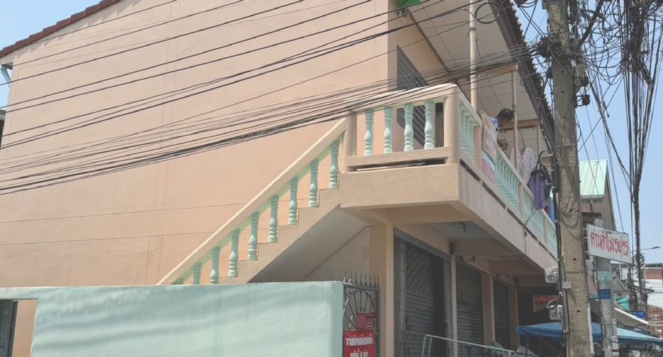 For sale 8 bedrooms retail Space in Mueang Samut Prakan, Samut Prakan