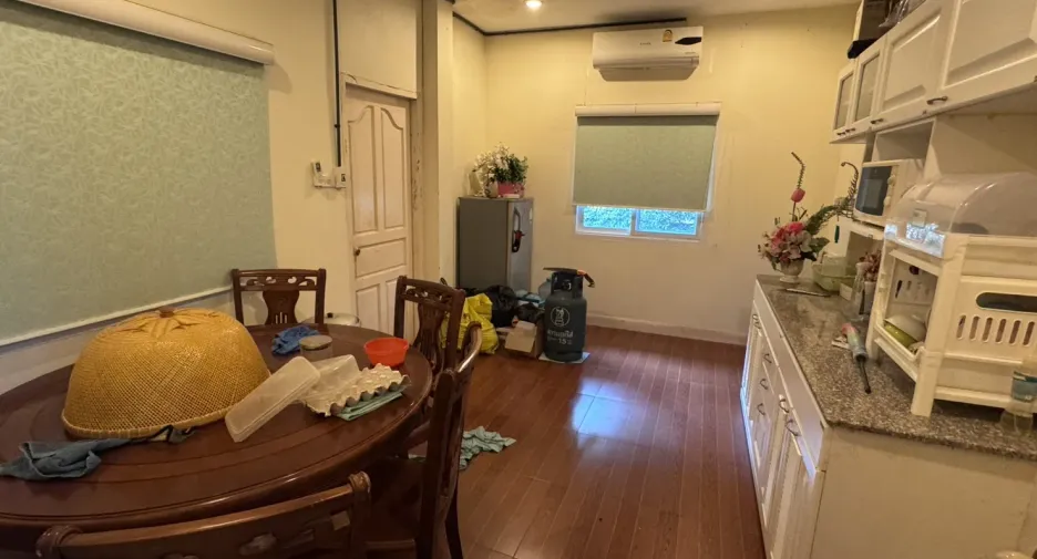 For sale 3 bedrooms house in Mueang Lop Buri, Lopburi
