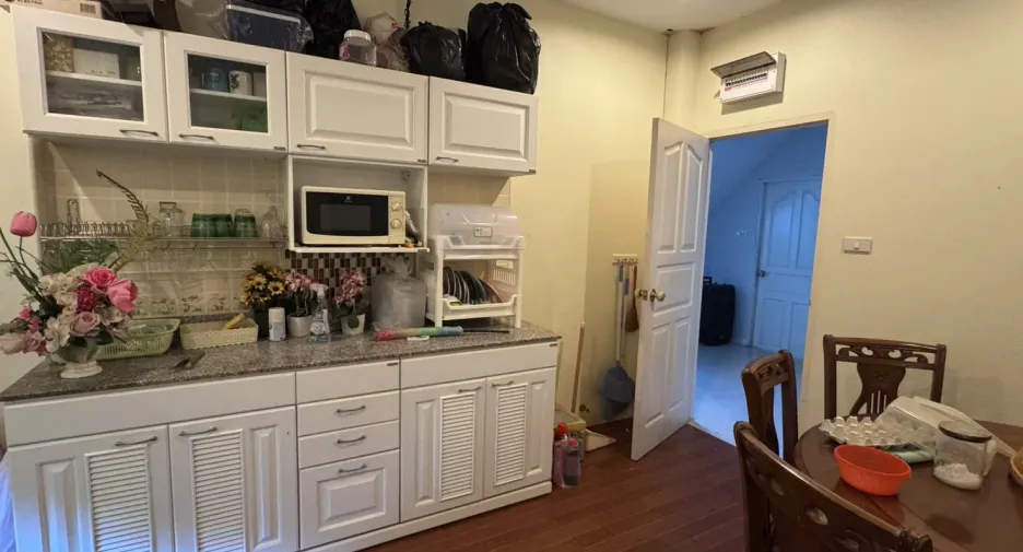 For sale 3 bedrooms house in Mueang Lop Buri, Lopburi
