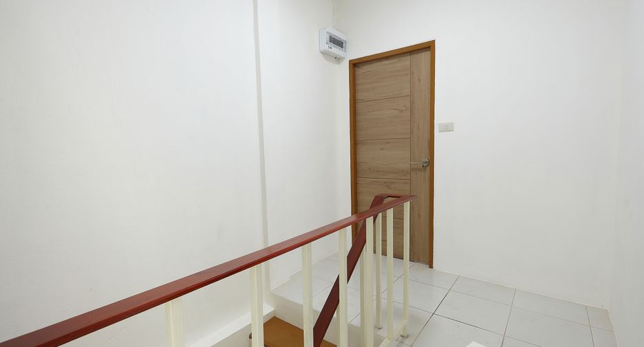 ขาย 2 ห้องนอน ทาวน์เฮ้าส์ ใน จอมทอง, กรุงเทพฯ
