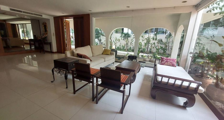 À vendre et à louer 5 chambres maison à Watthana, Bangkok