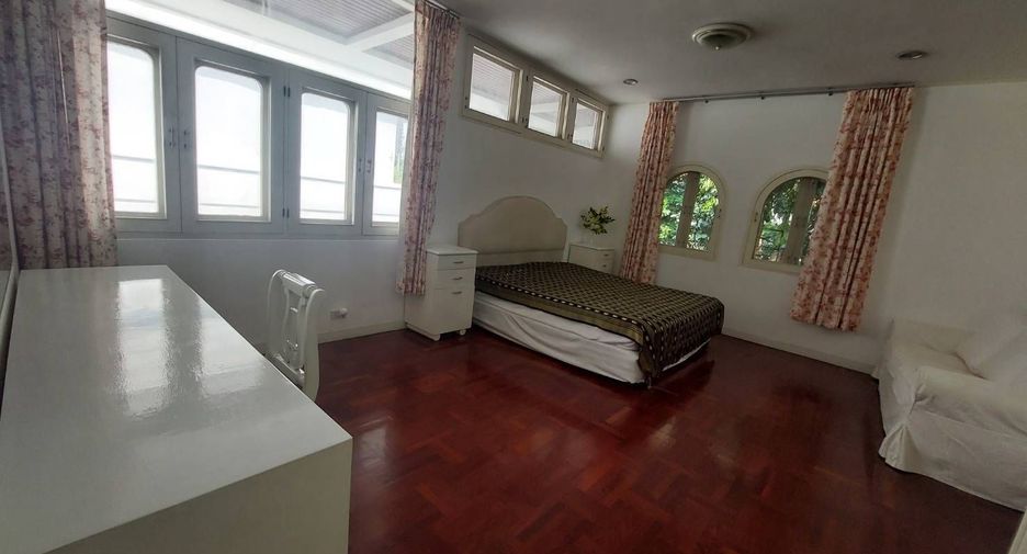 À vendre et à louer 5 chambres maison à Watthana, Bangkok
