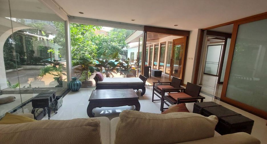 À vendre et à louer 5 chambres maison à Watthana, Bangkok
