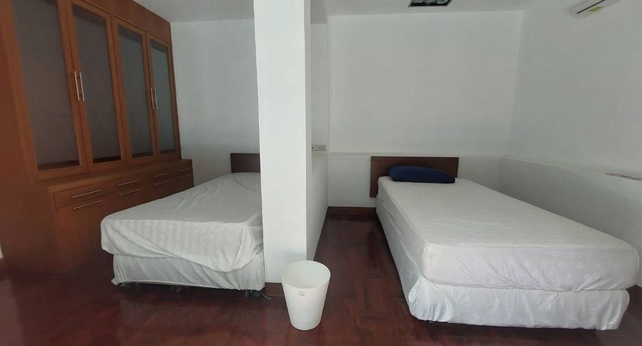 À vendre et à louer 5 chambres maison à Watthana, Bangkok