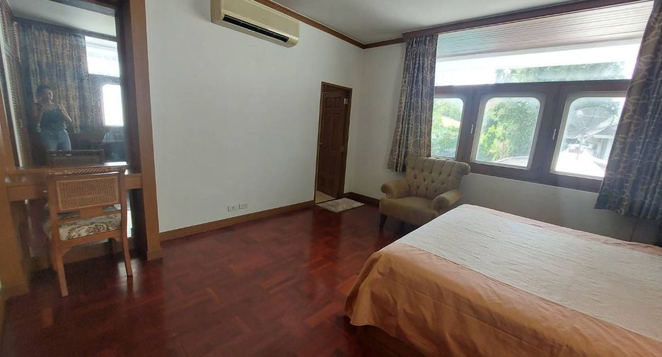 À vendre et à louer 5 chambres maison à Watthana, Bangkok