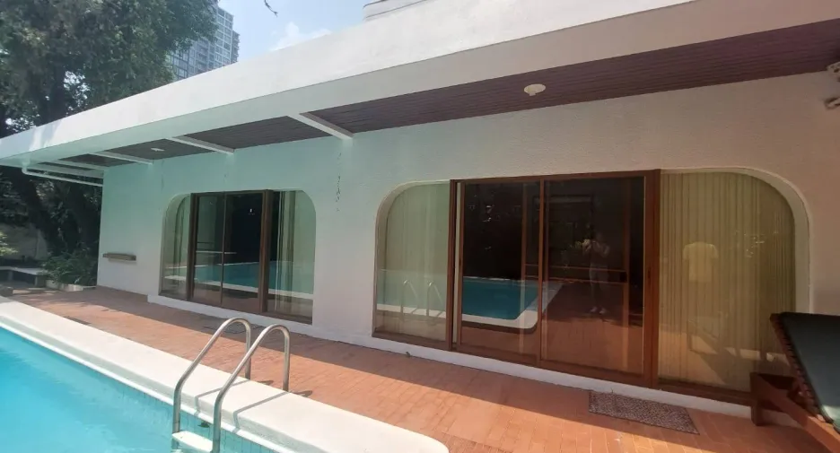 À vendre et à louer 5 chambres maison à Watthana, Bangkok