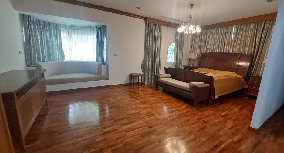 À vendre et à louer 5 chambres maison à Watthana, Bangkok