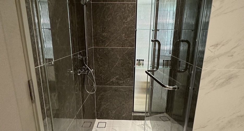 À vendre 1 chambre condo à Khlong Toei, Bangkok