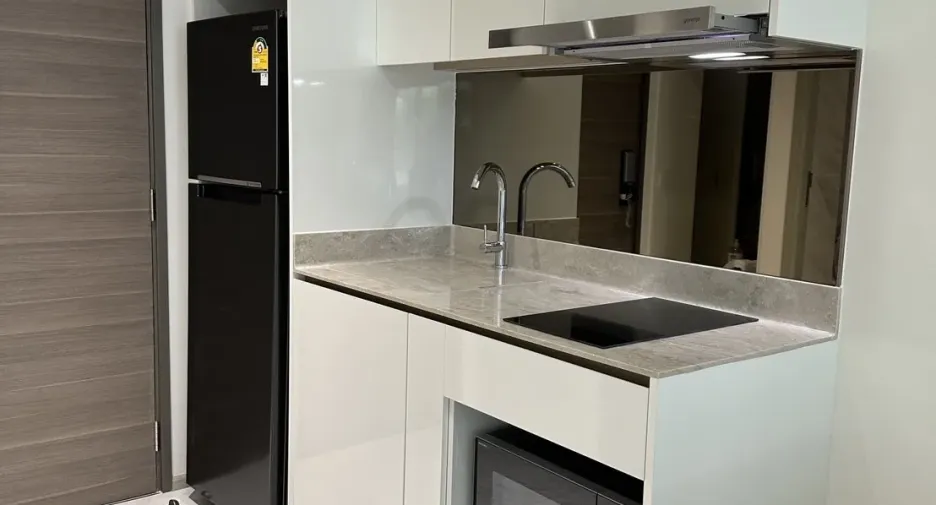 For sale 1 bed condo in Khlong Toei, Bangkok