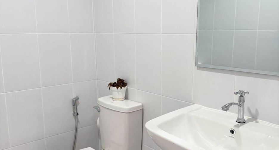 Casa adosada en venta de 2 habitaciones en Bang Lamung, Chonburi