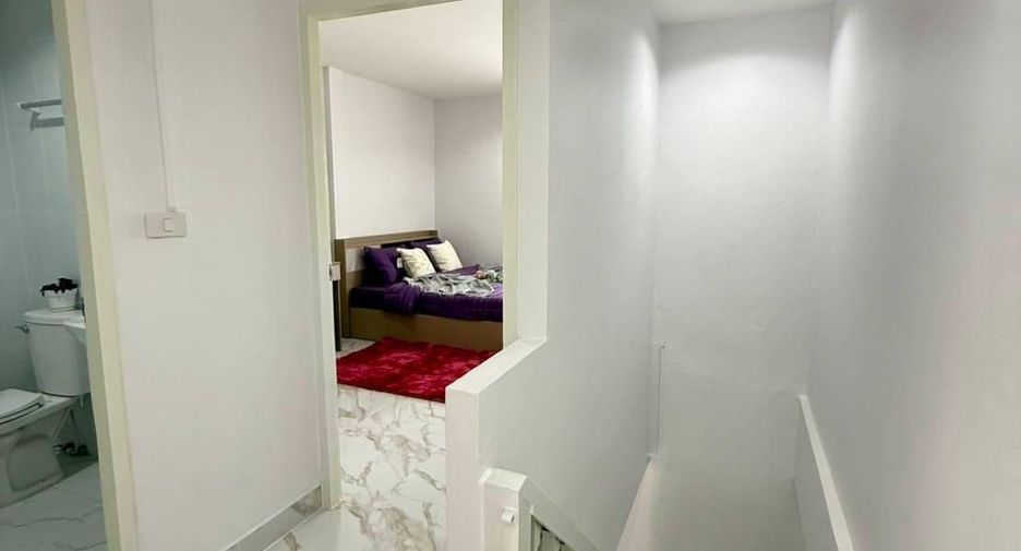 Casa adosada en venta de 2 habitaciones en Bang Lamung, Chonburi