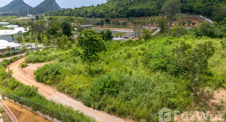 出售 土地 在 Sattahip, Chon Buri