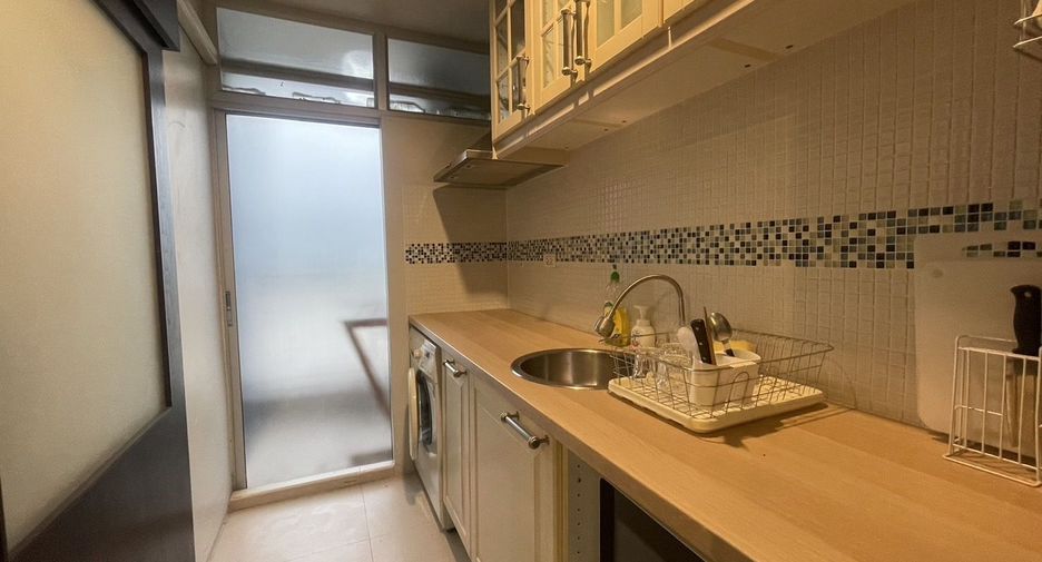 For sale 1 bed condo in Si Racha, Chonburi