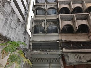For sale 4 bedrooms townhouse in Bang Rak, Bangkok