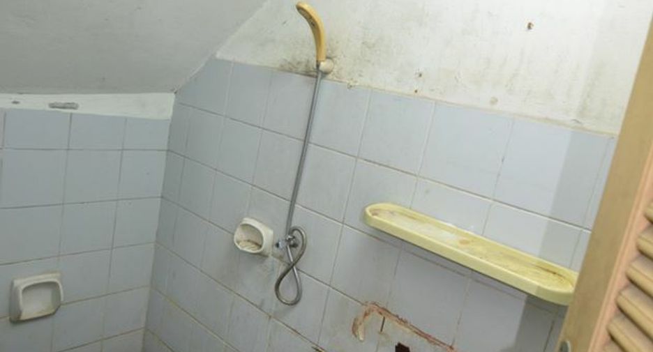 For sale 4 bedrooms townhouse in Bang Rak, Bangkok