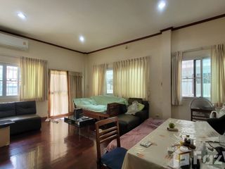 Casa en venta de 3 habitaciones en Khlong Toei, Bangkok