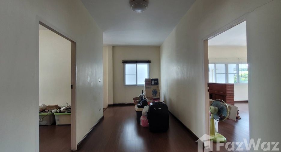 For sale 3 bedrooms house in Khlong Toei, Bangkok