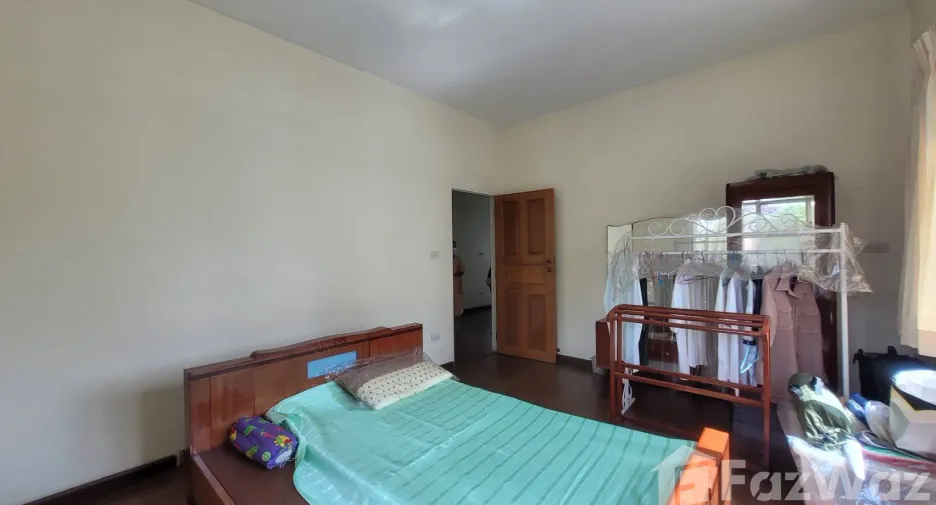 For sale 3 bedrooms house in Khlong Toei, Bangkok
