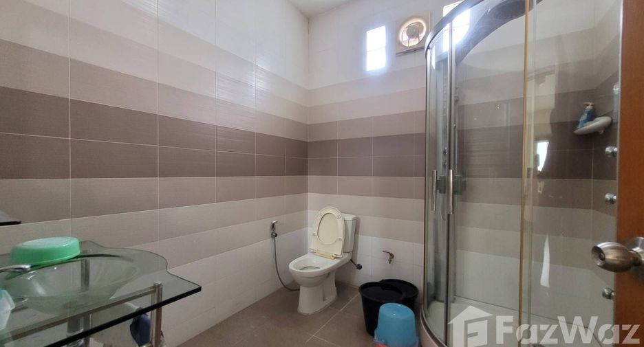 For sale 3 bedrooms house in Khlong Toei, Bangkok
