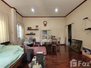 For sale 3 bedrooms house in Khlong Toei, Bangkok