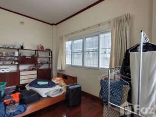 For sale 3 bedrooms house in Khlong Toei, Bangkok