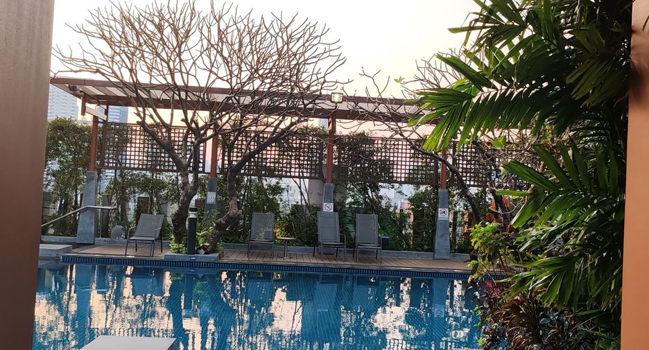 For sale and for rent 1 bed condo in Watthana, Bangkok