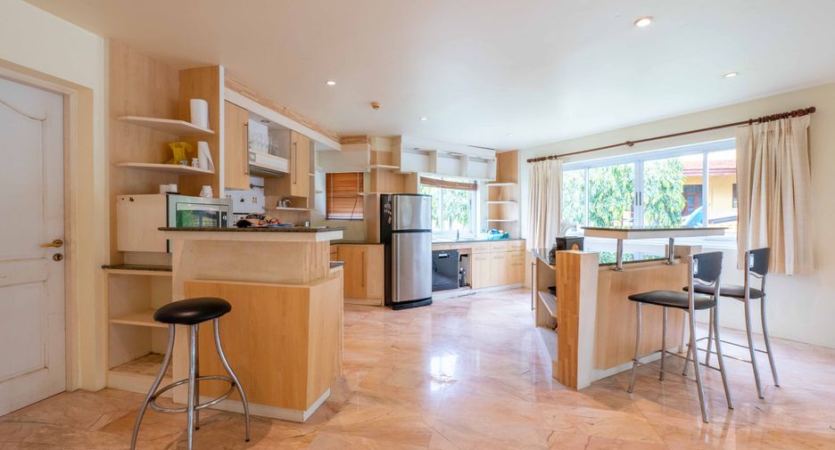 Haus zum Kauf mit 4 Zimmer in Mueang Phuket, Phuket