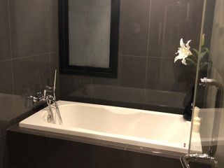 Продажа 2 спальни кондо в Пхра Кханонг, Бангкок