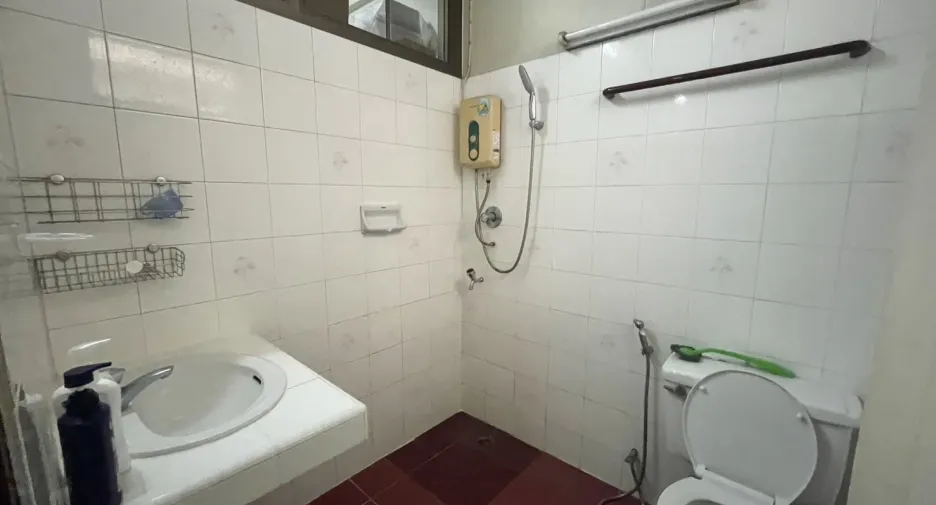 For sale 3 ベッドルーム townhouse in Sathon, Bangkok