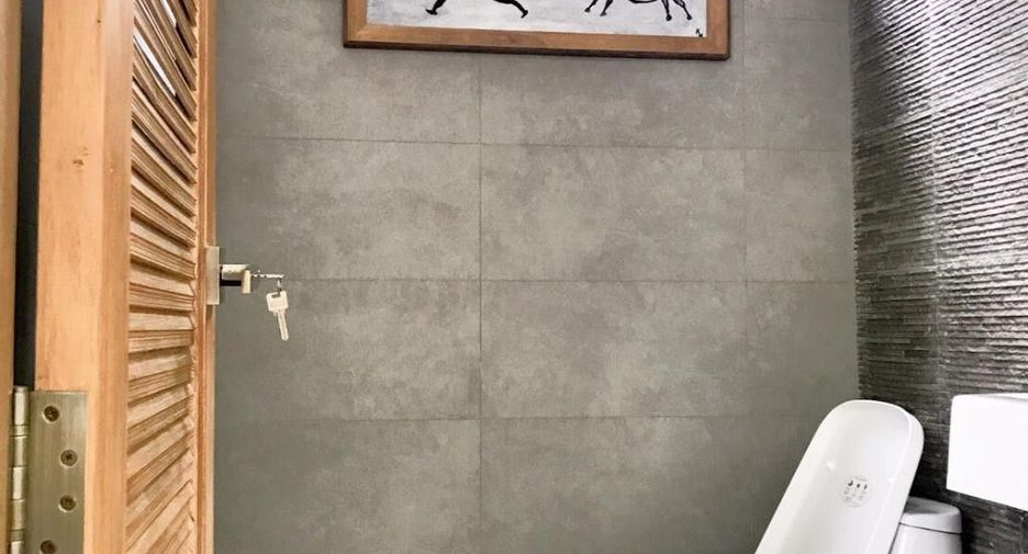 For sale 3 bedrooms house in Khan Na Yao, Bangkok