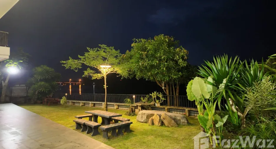 For sale 5 bedrooms house in Mueang Surat Thani, Surat Thani
