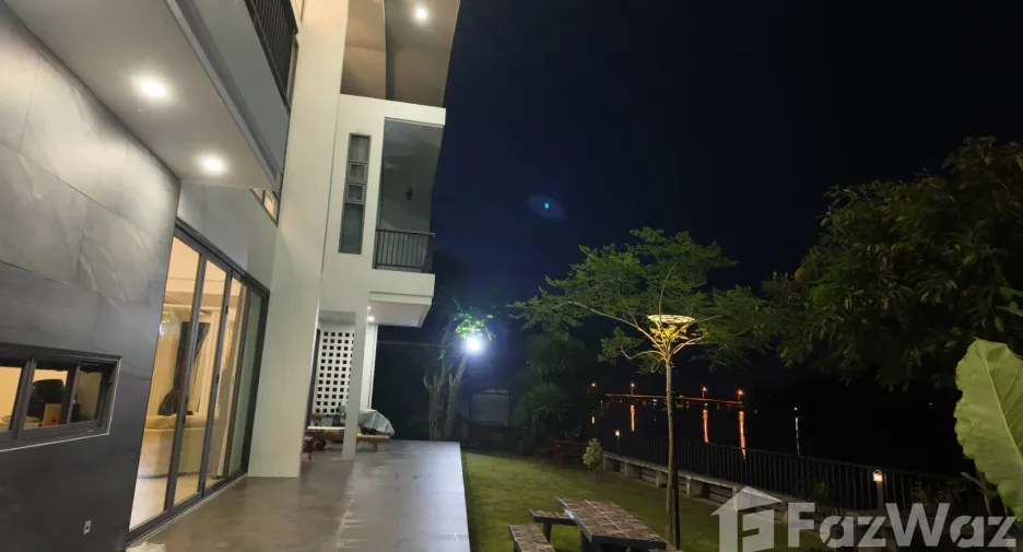 For sale 5 bedrooms house in Mueang Surat Thani, Surat Thani