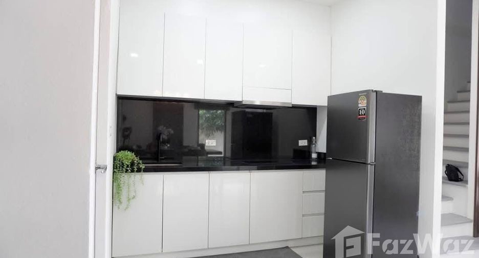 Reihenhaus zum Kauf mit 4 Zimmer in Bang Lamung, Chonburi