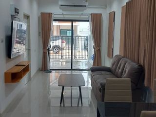 Casa adosada en alquiler de 2 habitaciones en Bang Lamung, Chonburi