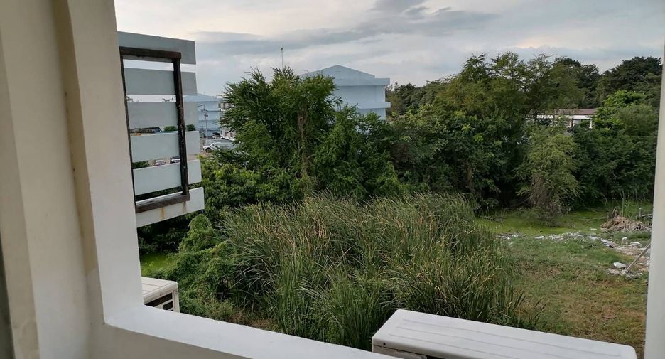 For sale 4 bedrooms townhouse in Bang Khen, Bangkok