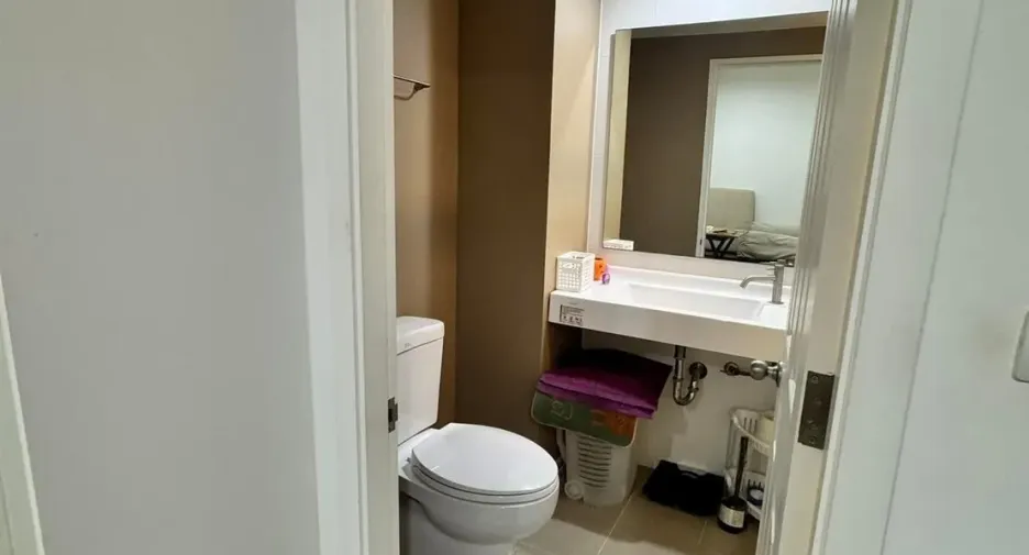 For sale 1 bed condo in Thon Buri, Bangkok