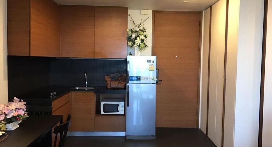 À vendre 2 chambres condo à Khlong Toei, Bangkok