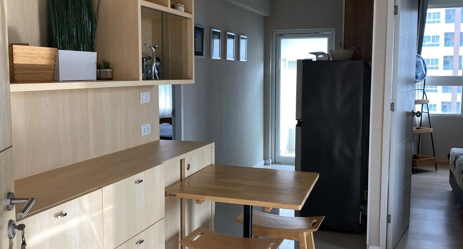 For rent 2 bedrooms condo in Si Racha, Chonburi