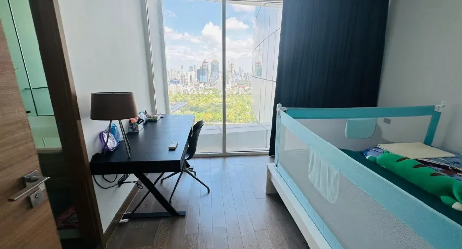 For sale そして for rent 3 ベッドルーム condo in Khlong Toei, Bangkok