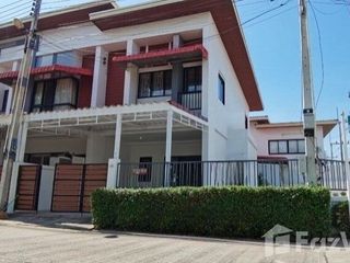 À vendre 2 chambres maison de ville à Bang Lamung, Chonburi