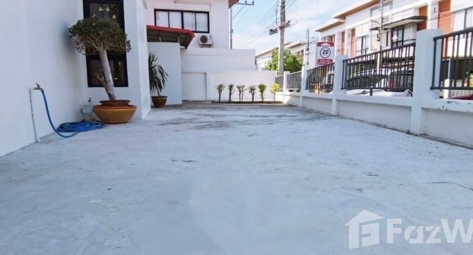 For sale 2 bedrooms townhouse in Bang Lamung, Chonburi