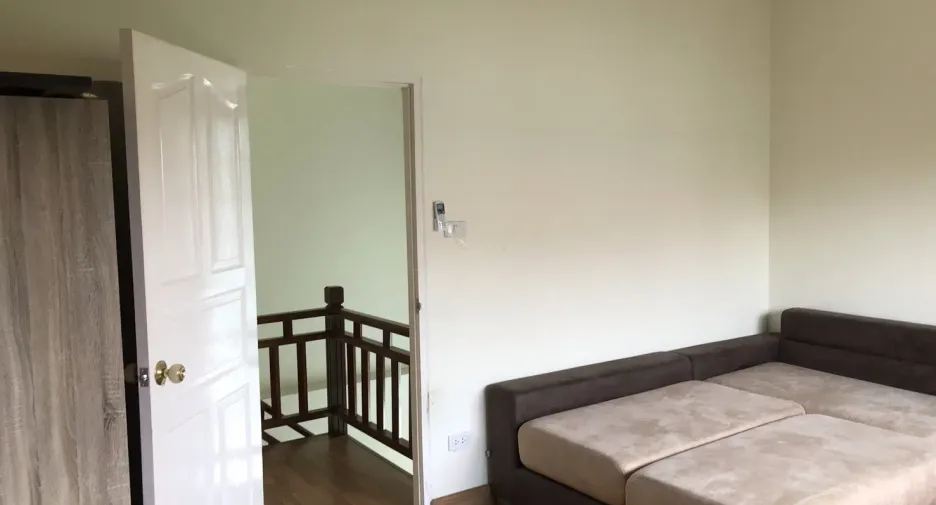 For sale 3 bedrooms house in Mueang Lop Buri, Lopburi