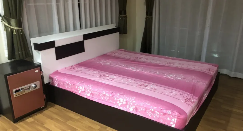 For sale 3 bedrooms house in Mueang Lop Buri, Lopburi