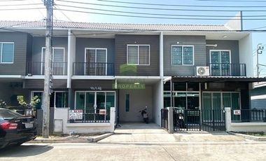For sale 3 bedrooms townhouse in Khlong Sam Wa, Bangkok