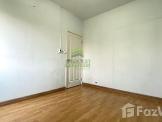 Reihenhaus zum Kauf mit 3 Zimmer in Khlong Sam Wa, Bangkok
